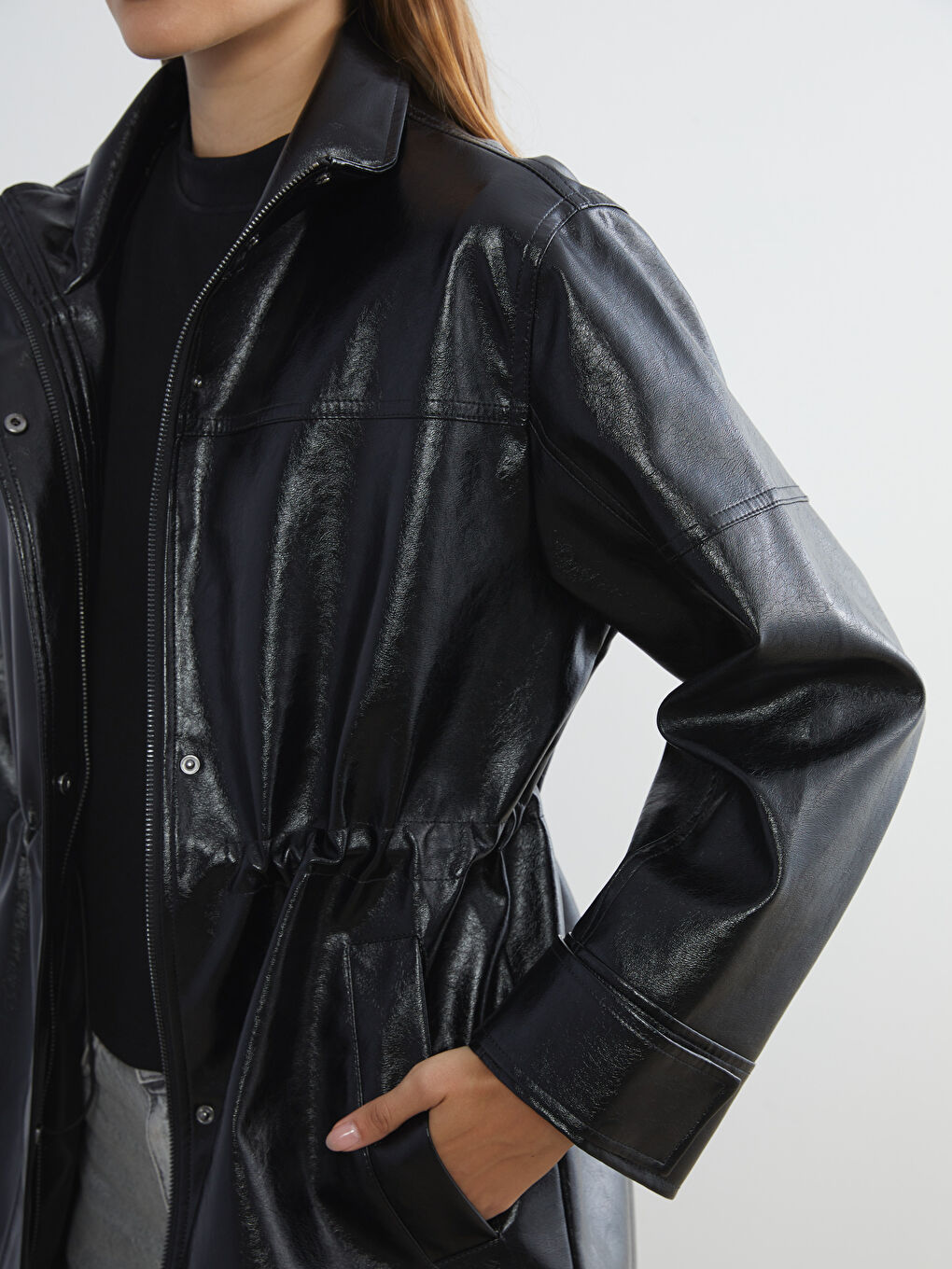 Siyah Dik Yaka Oversize Kadın Deri Görünümlü Mont-2