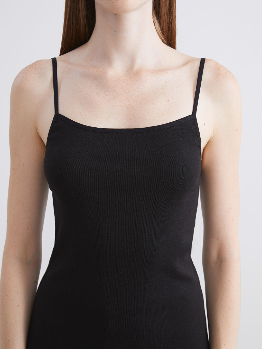 Siyah Kare Yaka Askılı Kadın Atlet-2