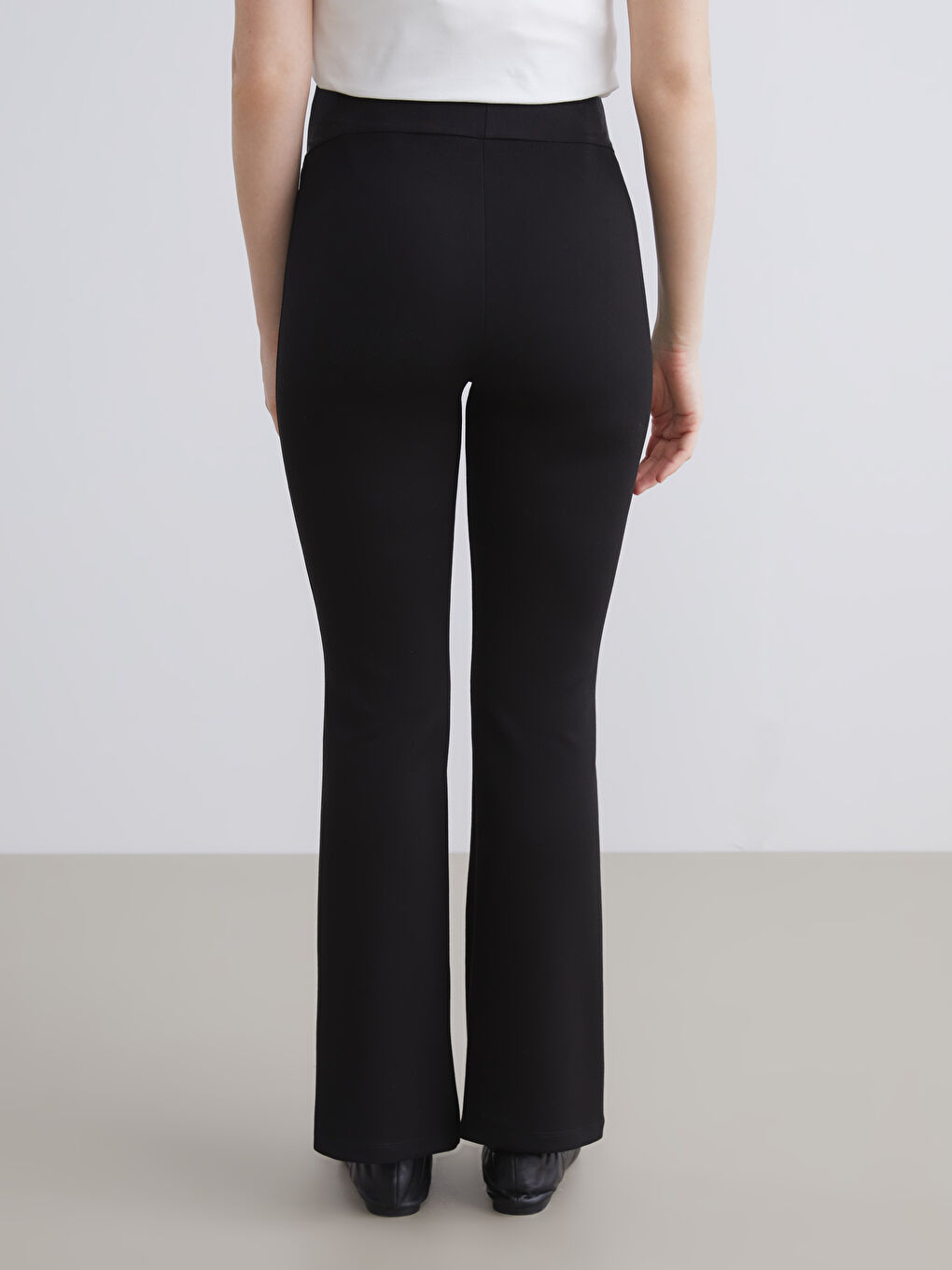 Siyah Beli Lastikli İspanyol Paça Kadın Tayt-3