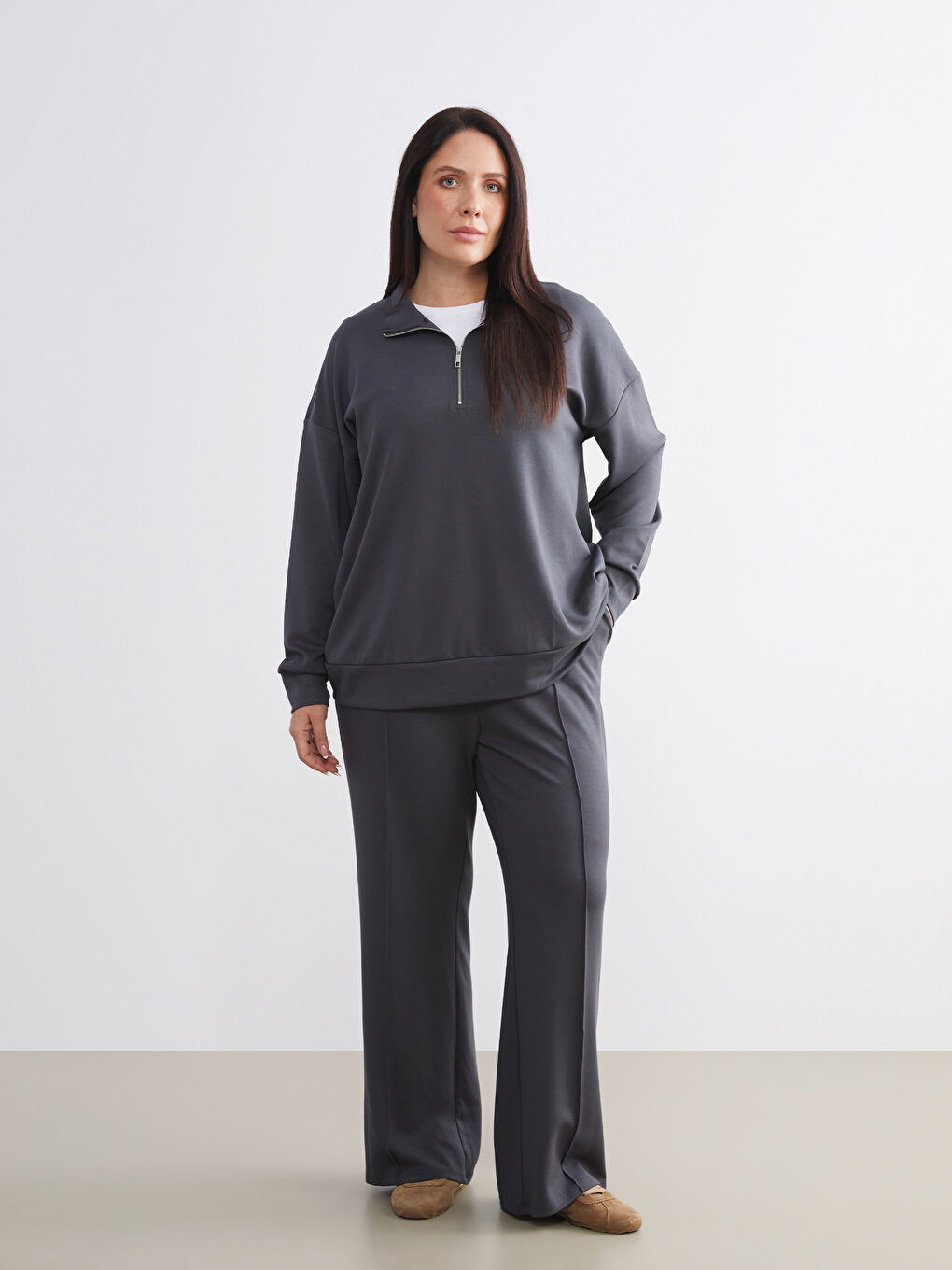 Women's Sweatpants with Elastic Waist-1