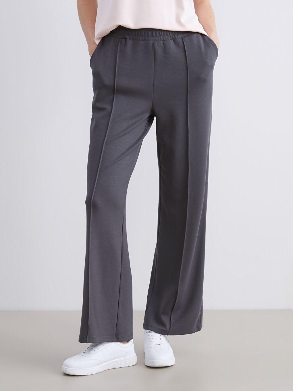 Women's Sweatpants with Elastic Waist-3