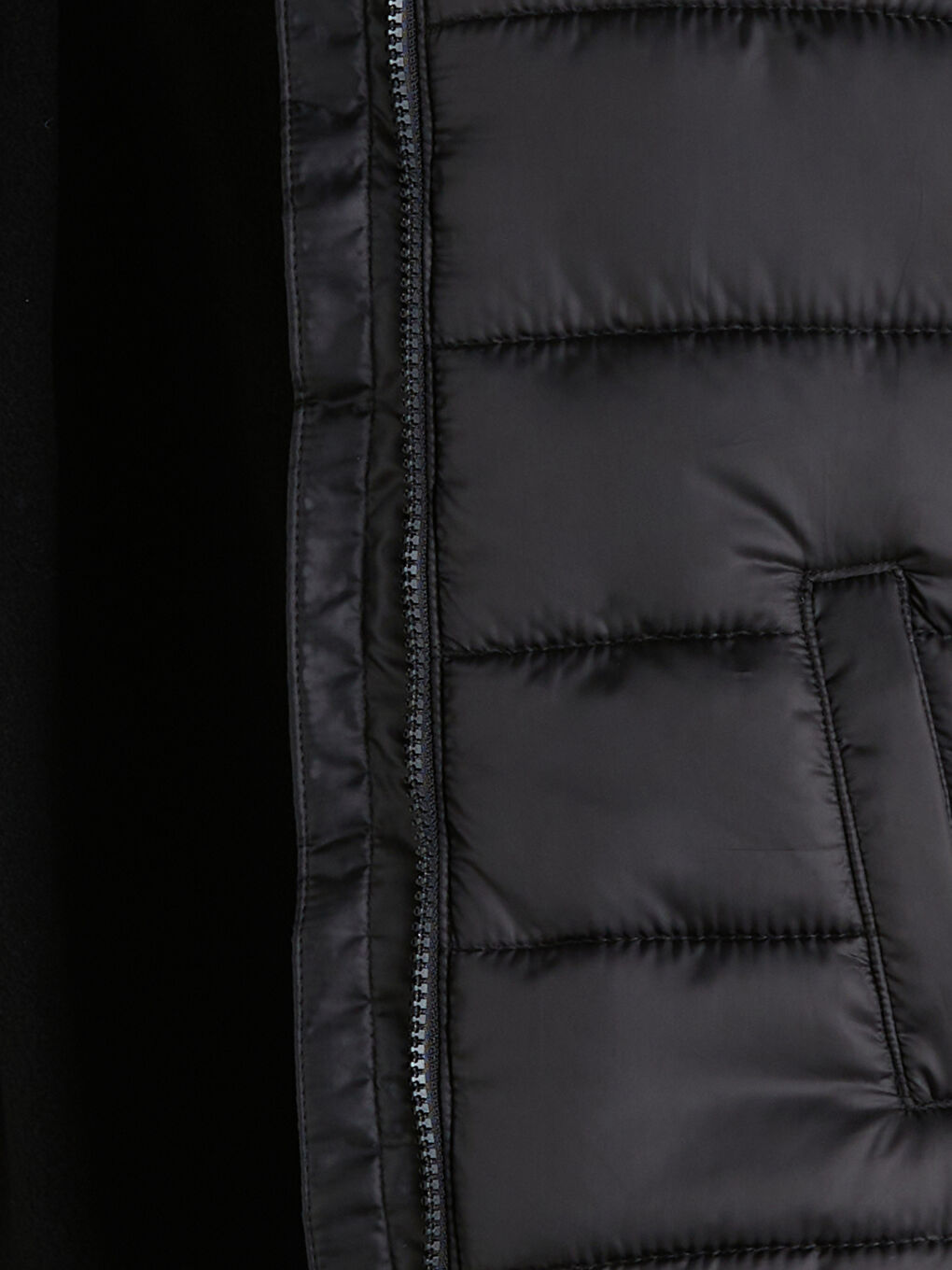 Siyah Kapüşonlu Kız Çocuk Şişme Mont-2