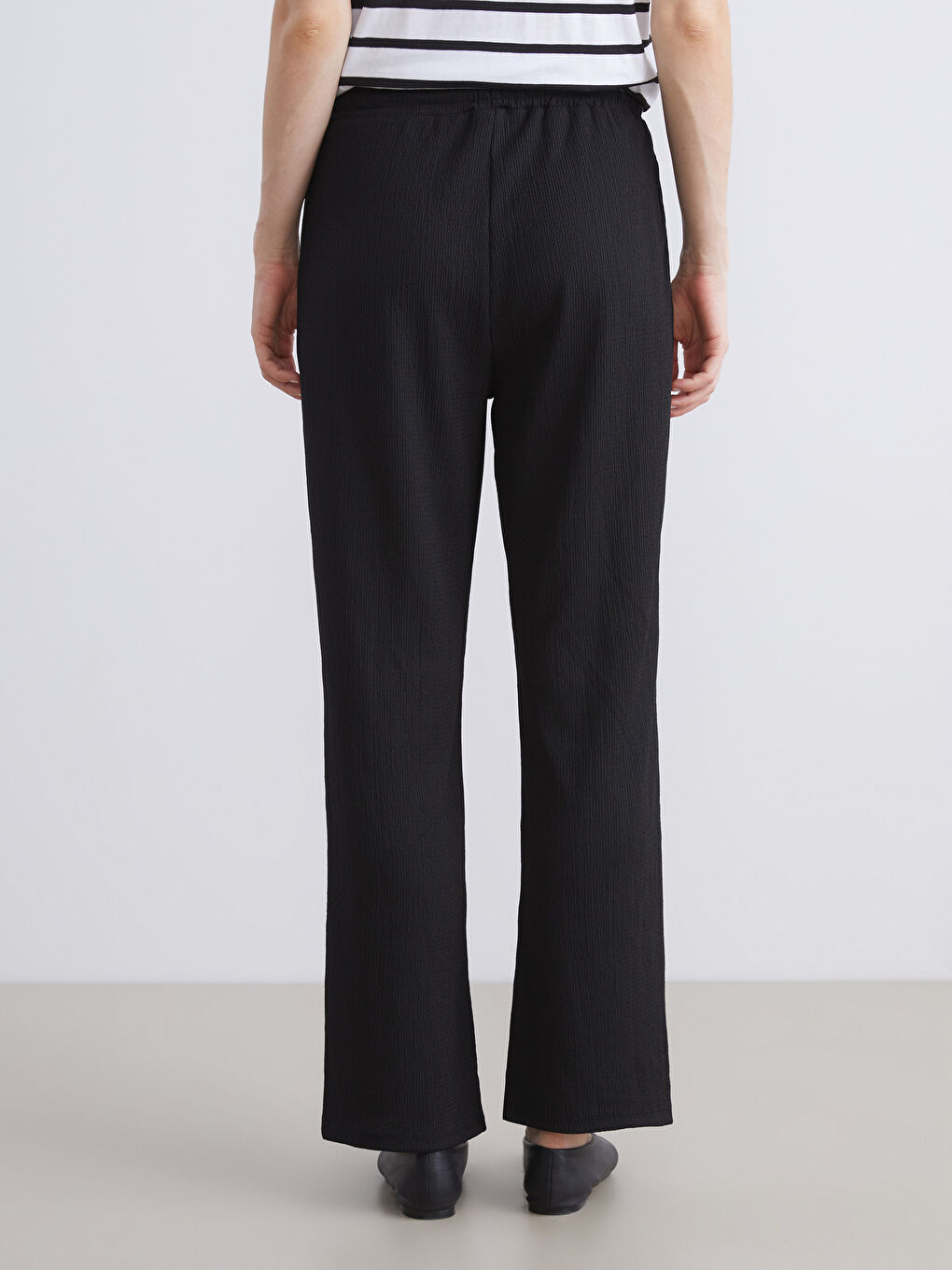 Siyah Beli Lastikli Dokulu Kadın Pantolon-4