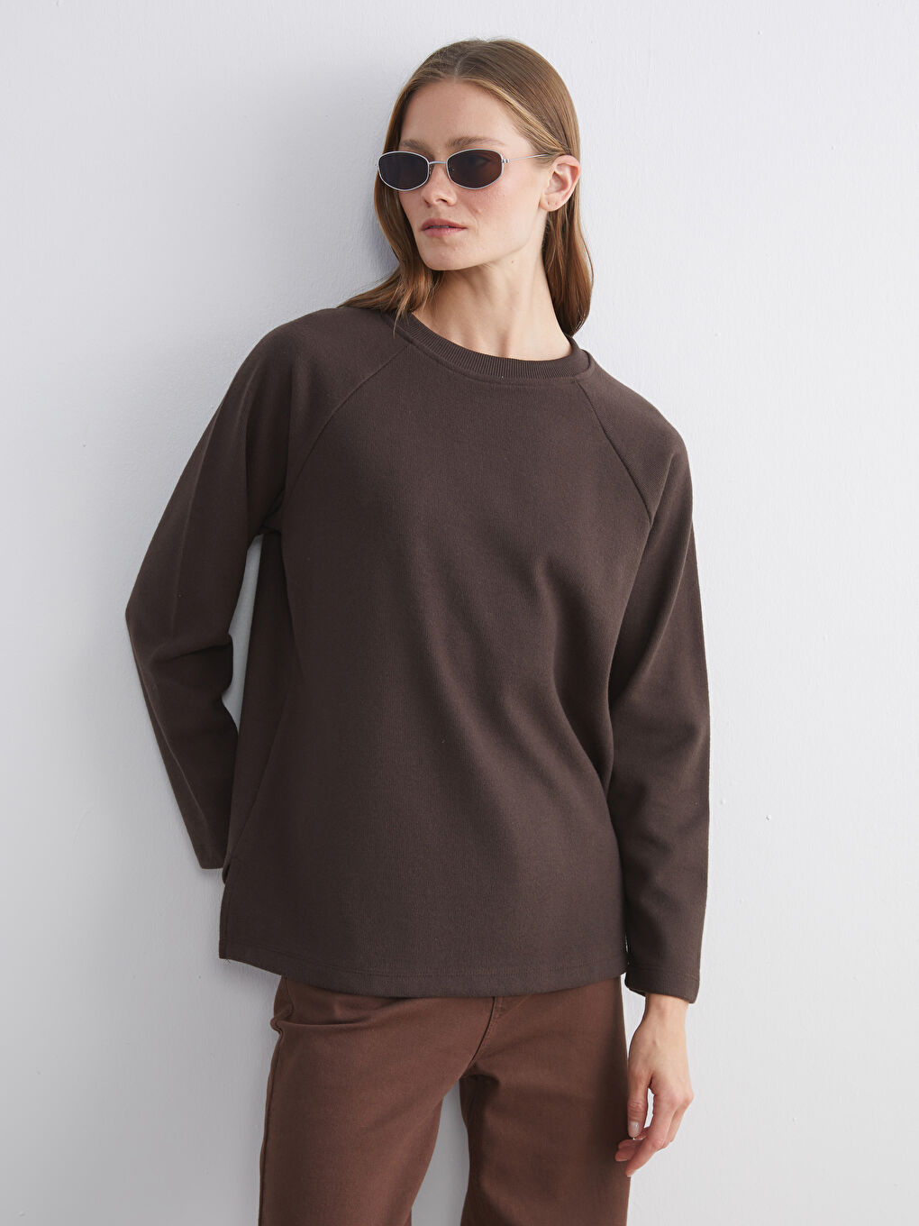 Свитшот с круглым вырезом для женщин