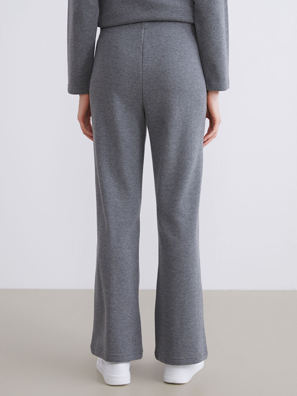 Women's Sweatpants with Elastic Waist-4