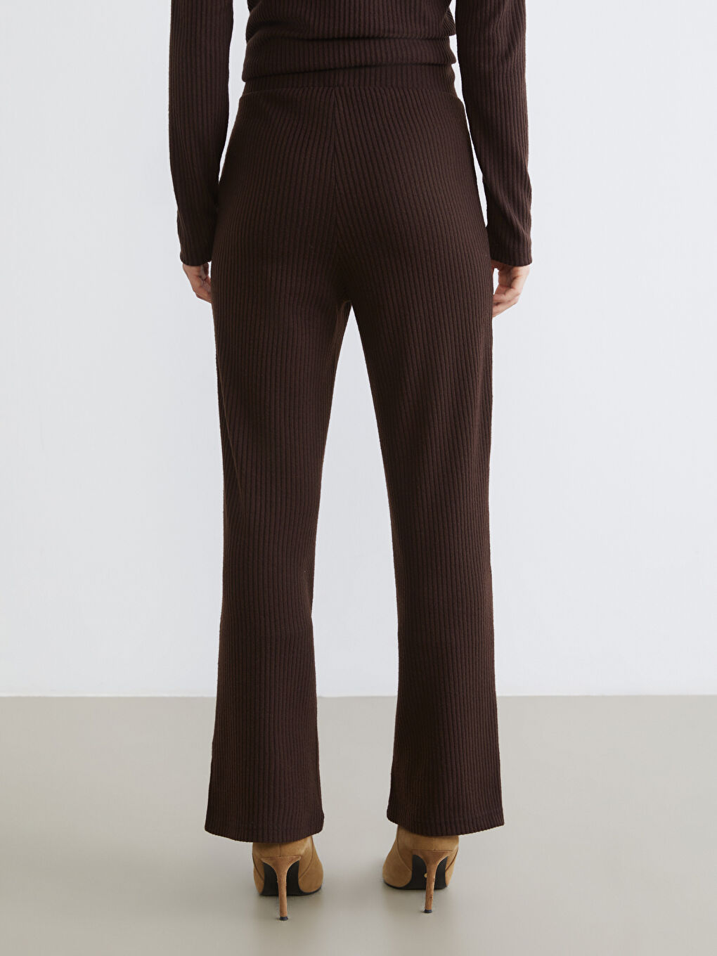 Kahverengi Büyük Beden Beli Lastikli Dokulu Kadın Pantolon-3