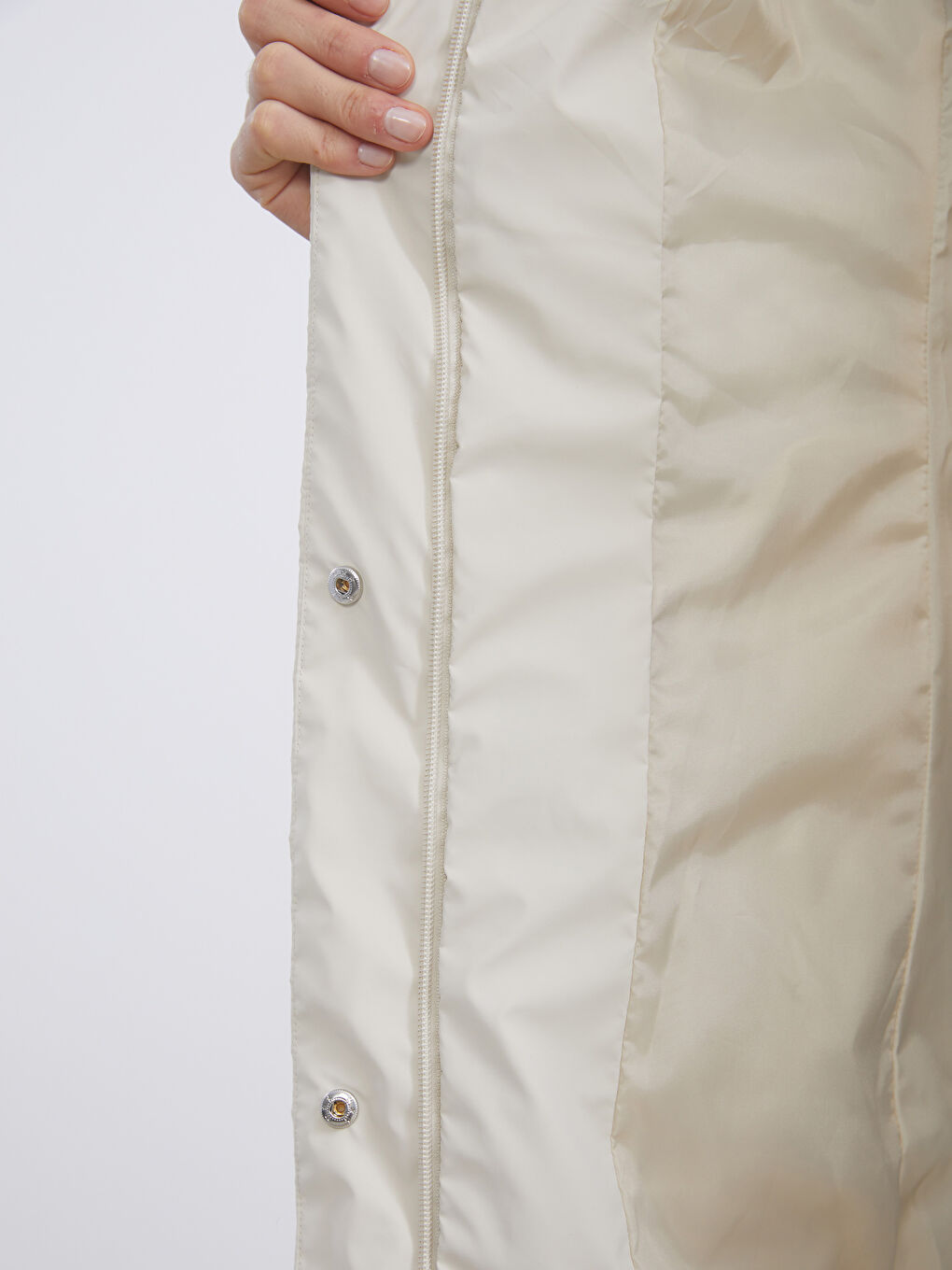 Ekru Kürk Kapüşonlu Kadın Şişme Mont-3