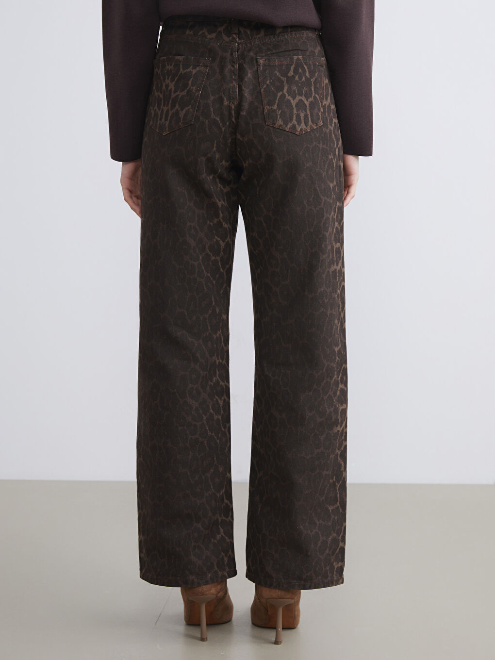 LCW ECO Regular Fit Leopard Print Women's Trousers -W5I570Z8-CXL