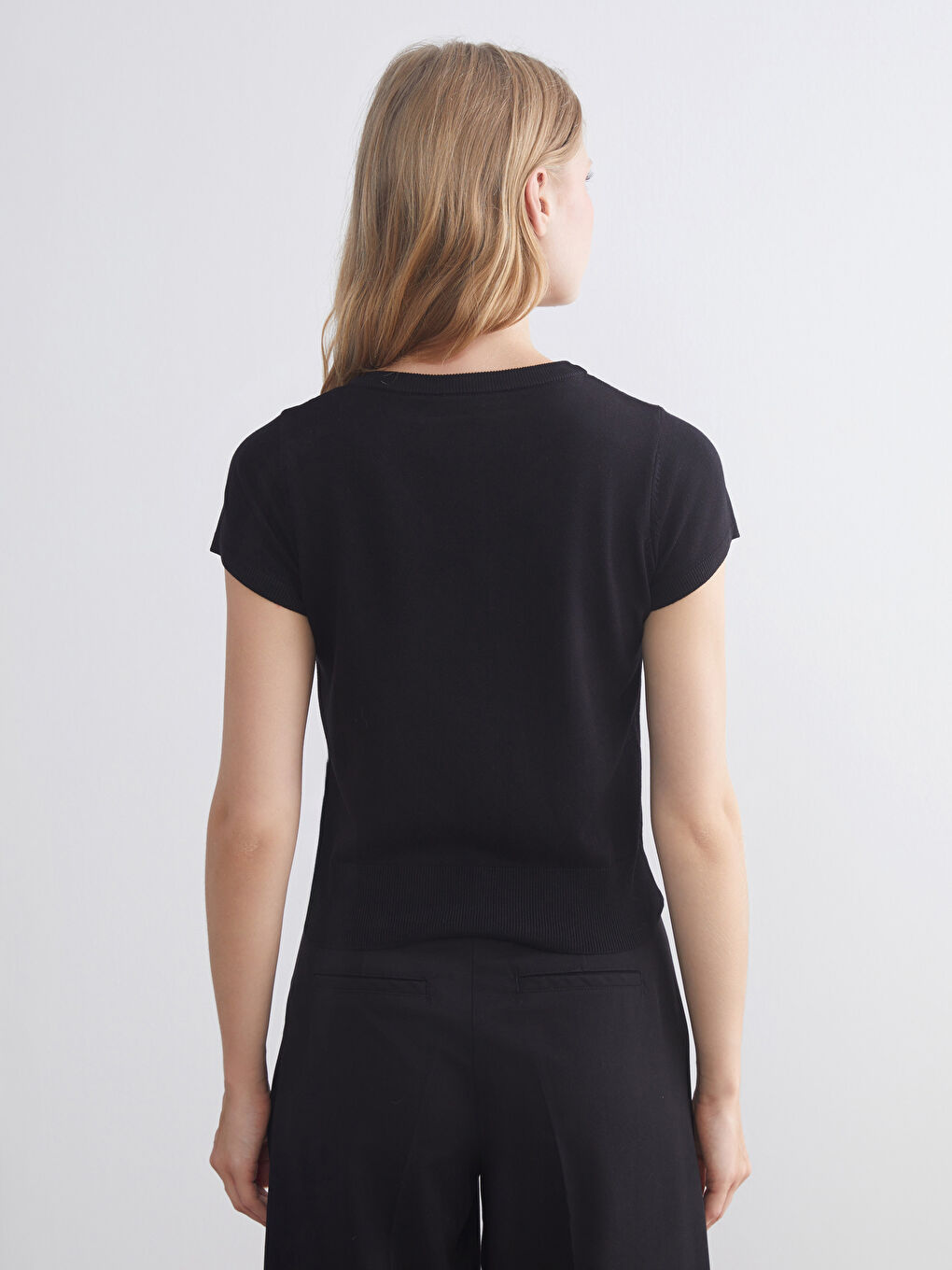 Siyah Bisiklet Yaka Kadın Triko Hırka-3