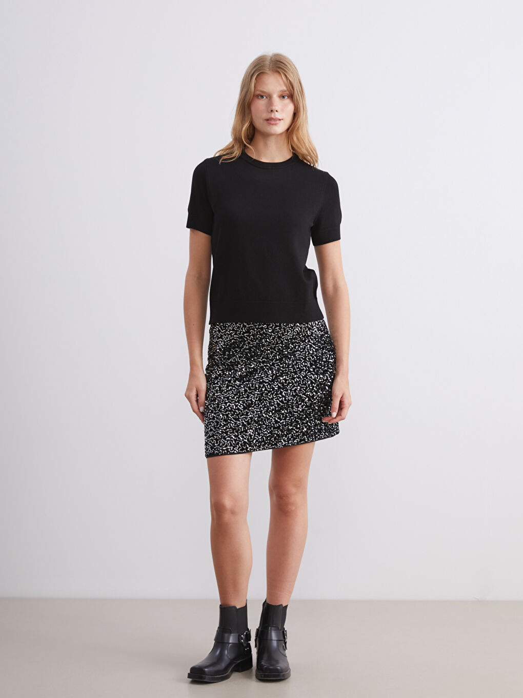 Siyah Bisiklet Yaka Kadın Triko Kazak-1