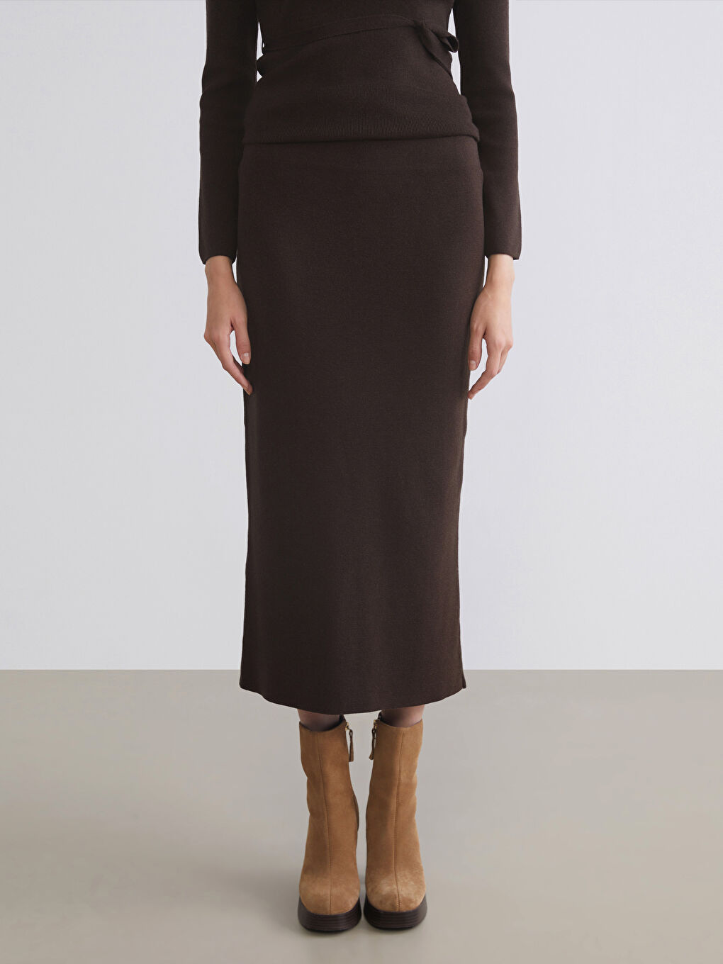 Elastic Waist Slit Detail Knitwear Skirt-2