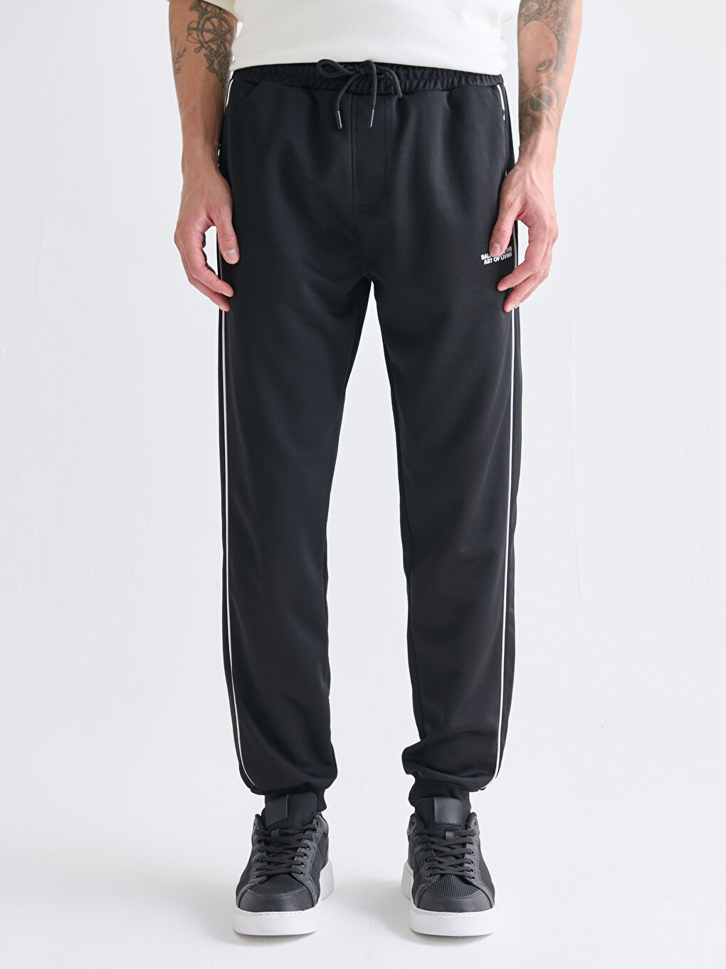 Siyah Standart Kalıp Erkek Jogger Eşofman Altı-1