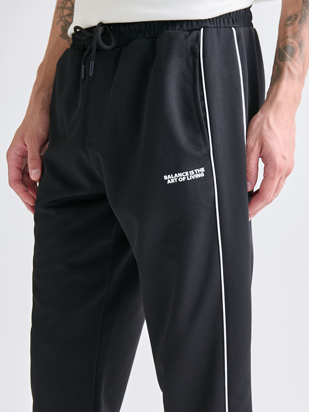 Siyah Standart Kalıp Erkek Jogger Eşofman Altı-2