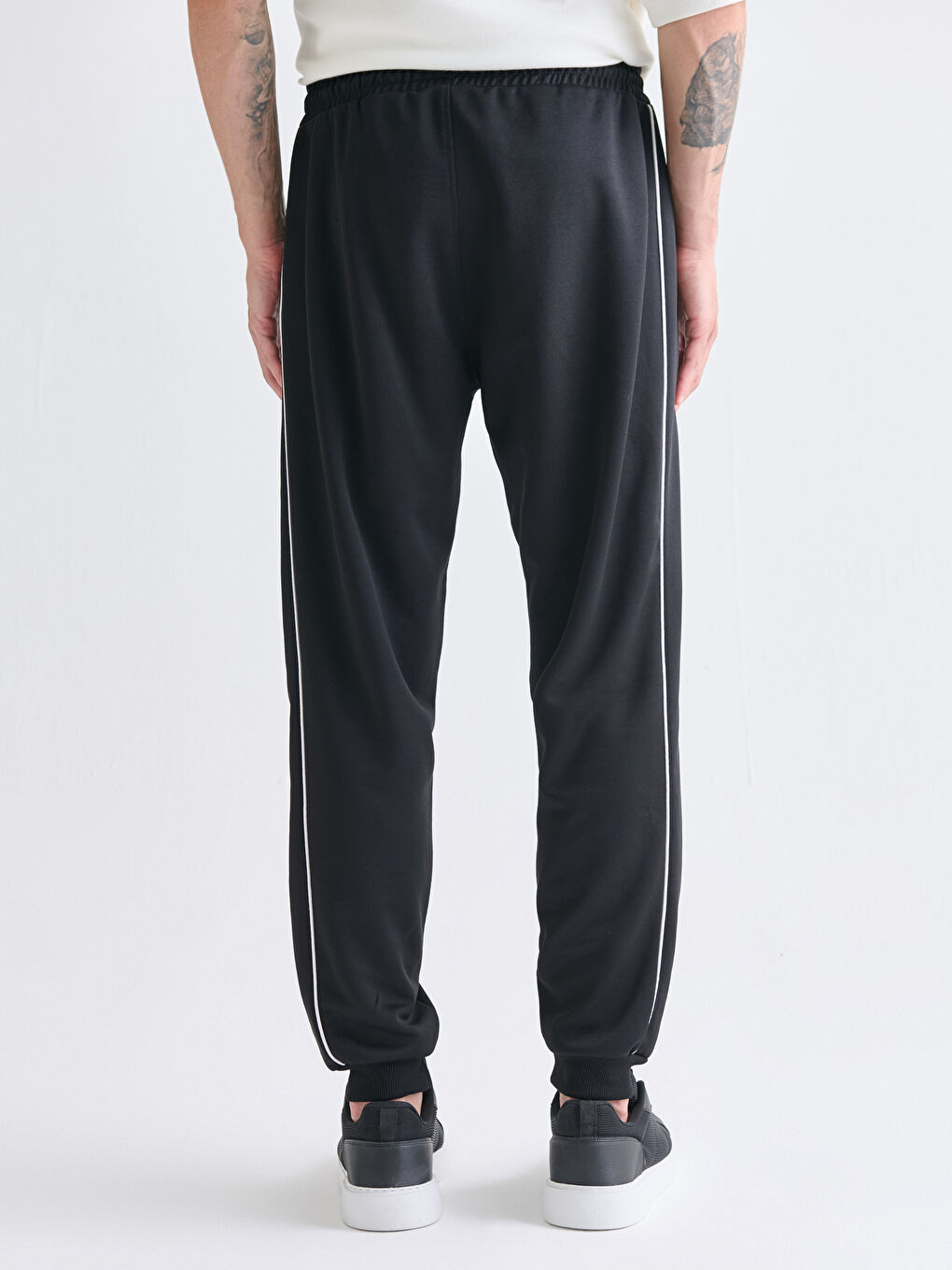 Siyah Standart Kalıp Erkek Jogger Eşofman Altı-3