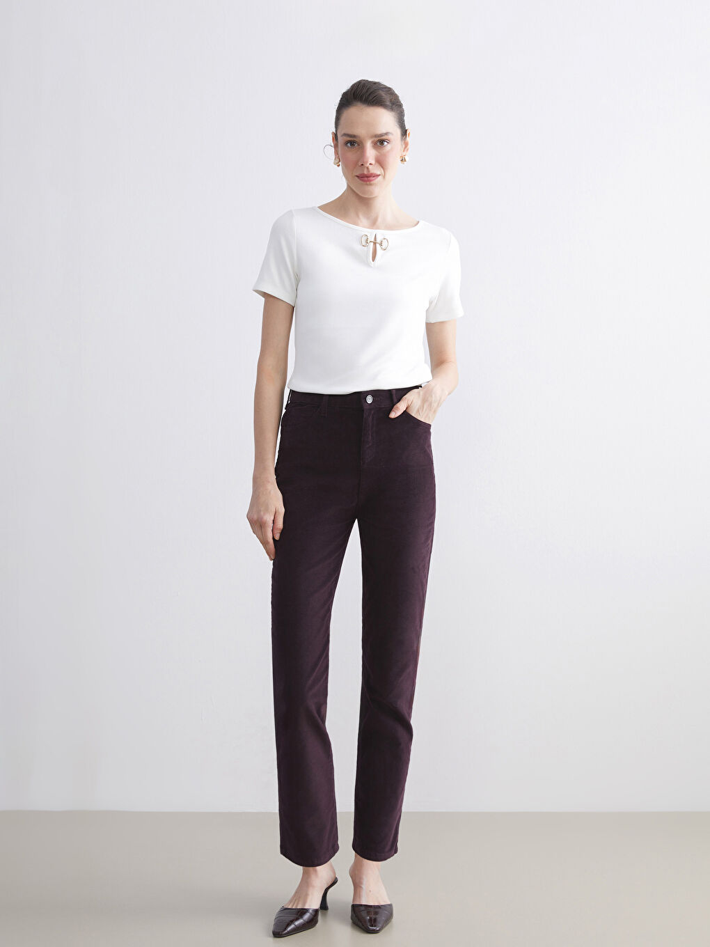 Uske Somotne Pantalone za Žene