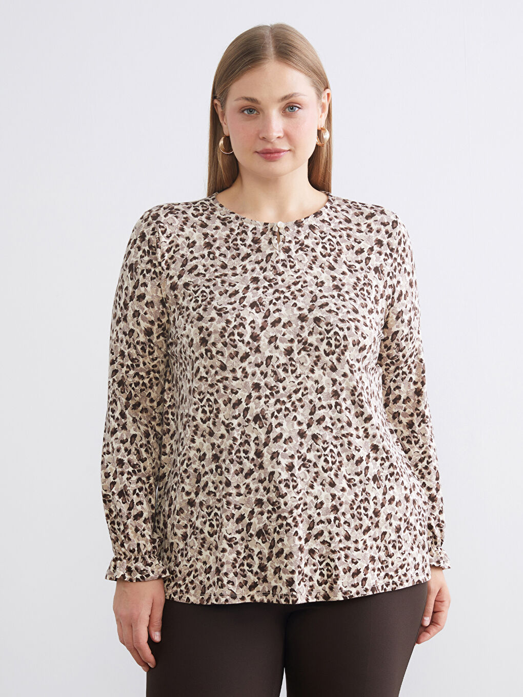 Plus Size Crew Neck Patterned Blouse-1