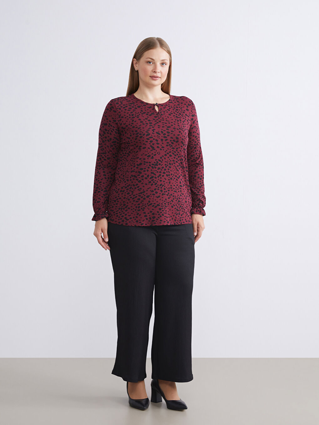 Plus Size Crew Neck Patterned Blouse-7