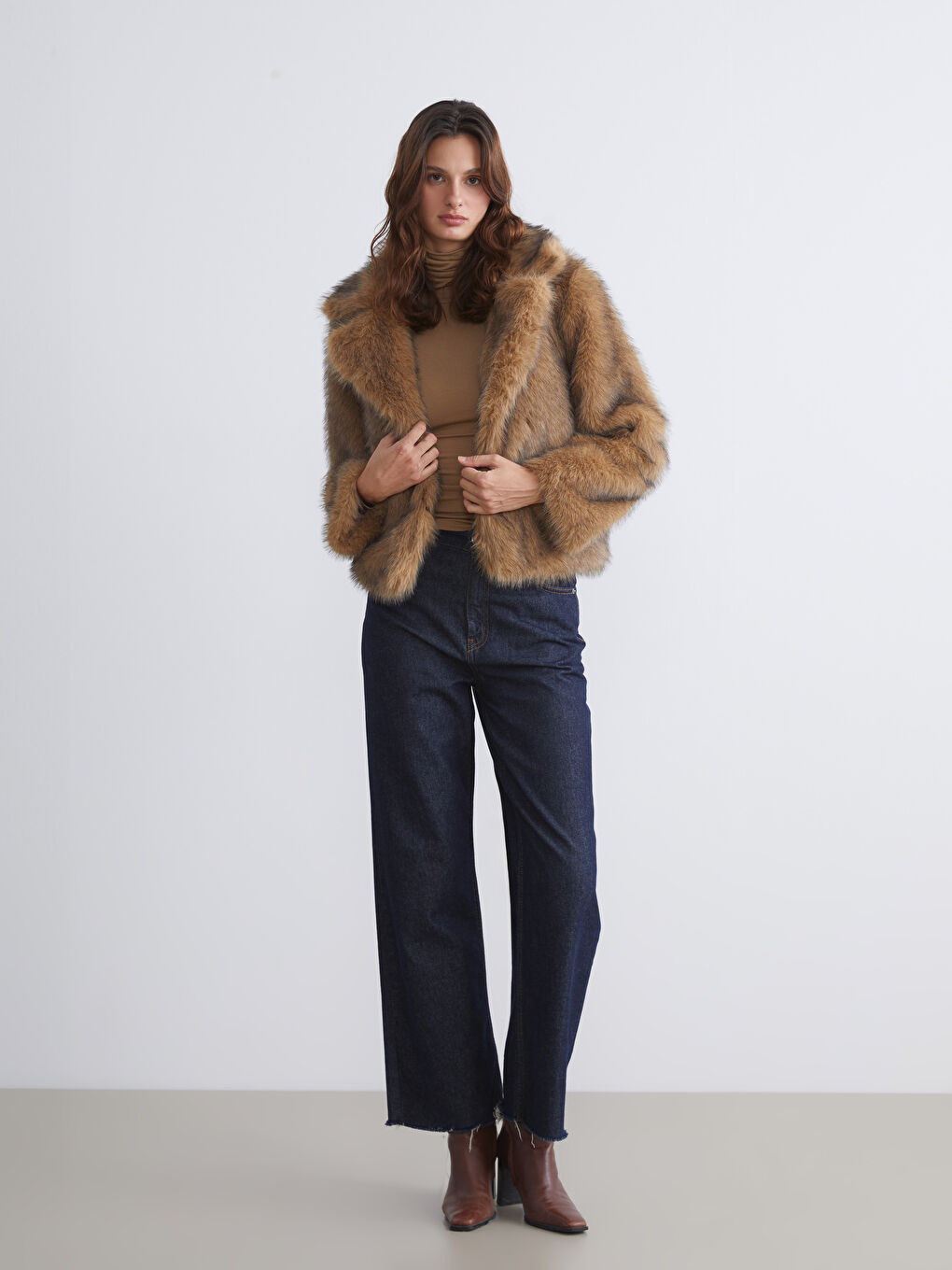 Kahverengi Ceket Yaka Kadın Kürk Mont-1