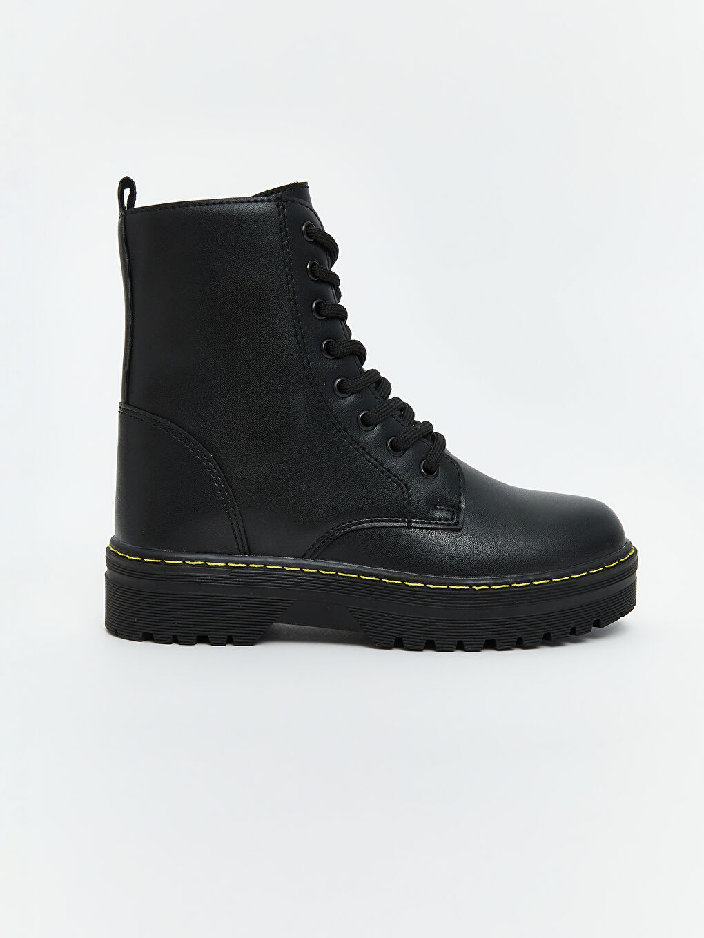 بوط ديال البنات بجلد صناعي و رباط-1