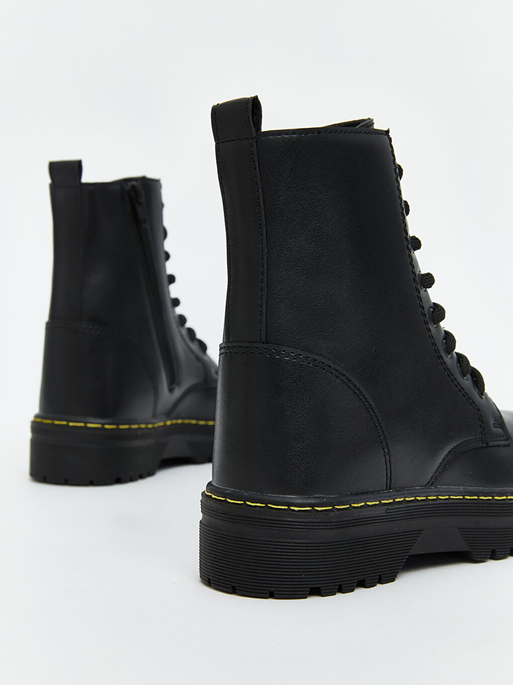 بوط ديال البنات بجلد صناعي و رباط-4