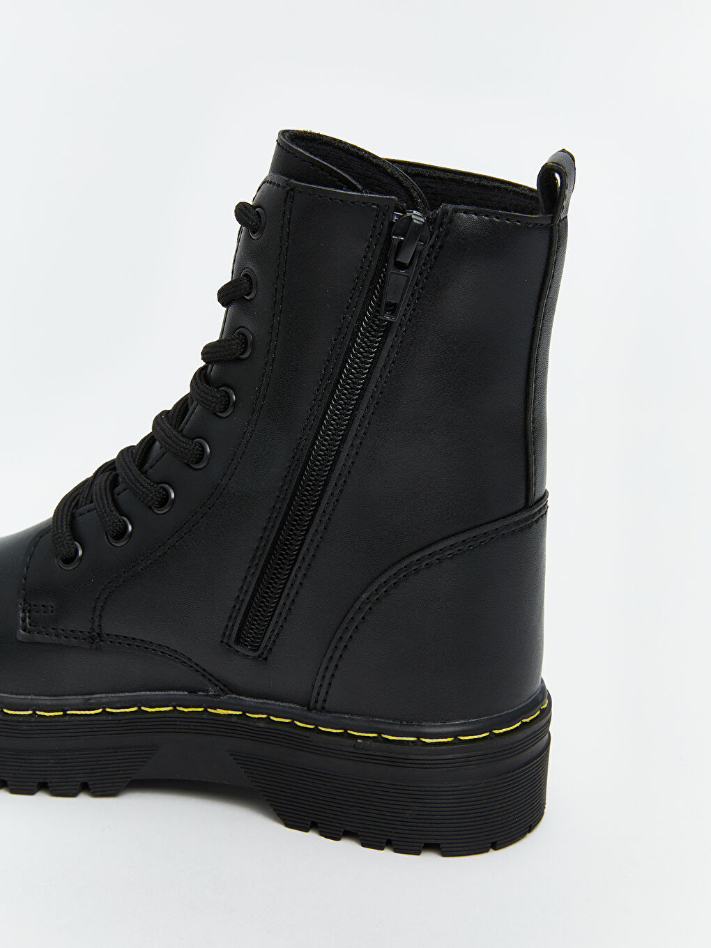 بوط ديال البنات بجلد صناعي و رباط-5