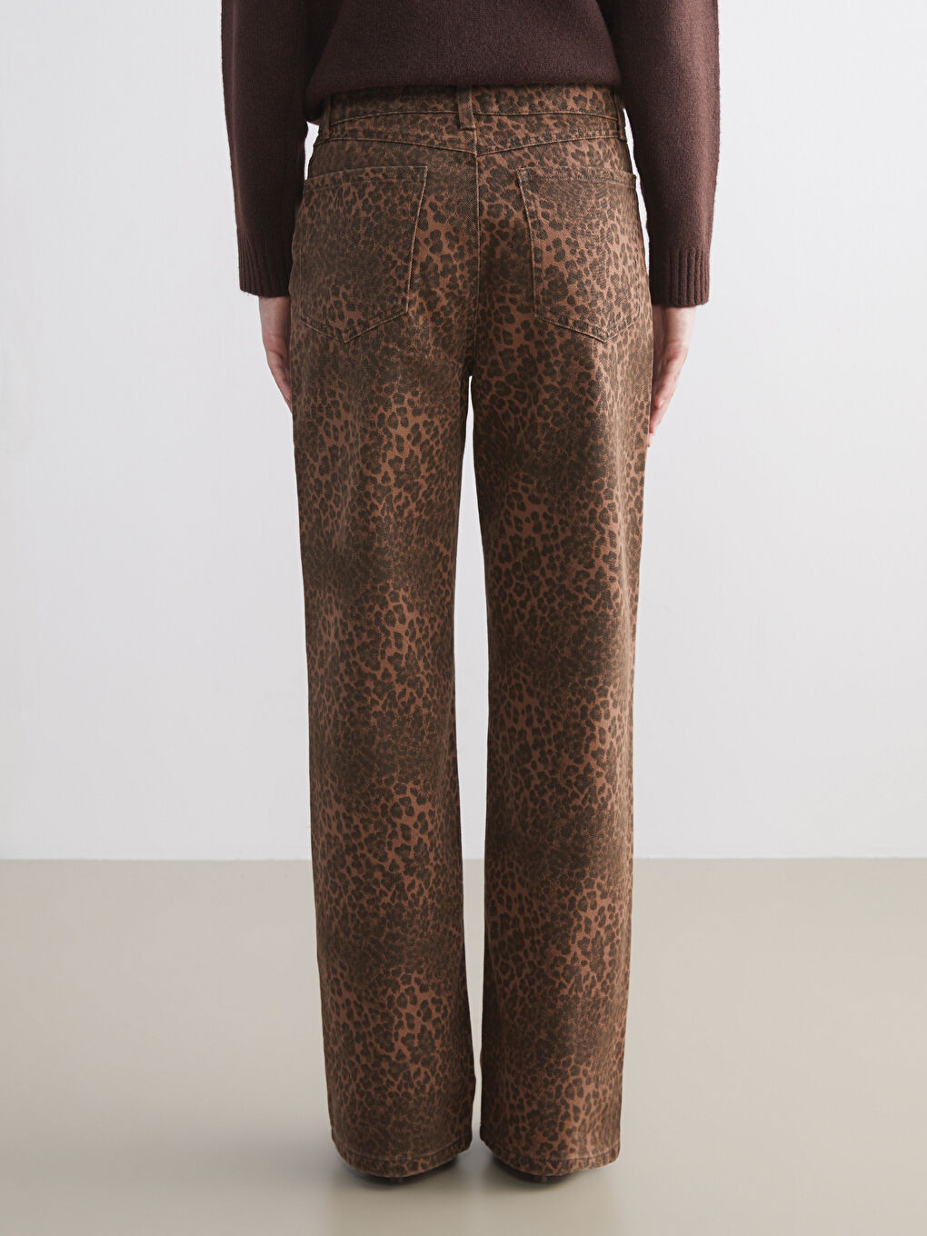 Straight Fit Leopard Print Women's Jeans-3