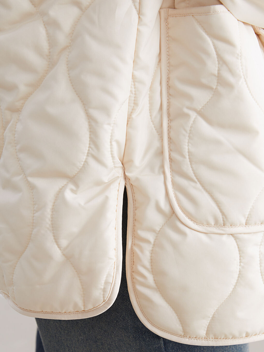 Ekru Bisiklet Yaka Oversize Kapitone Kadın Şişme Mont-2