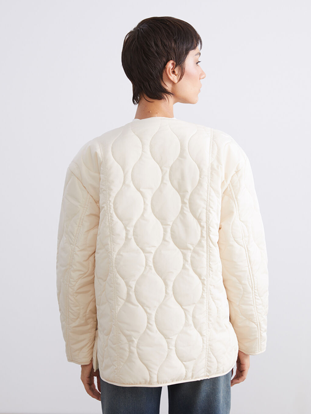 Ekru Bisiklet Yaka Oversize Kapitone Kadın Şişme Mont-4