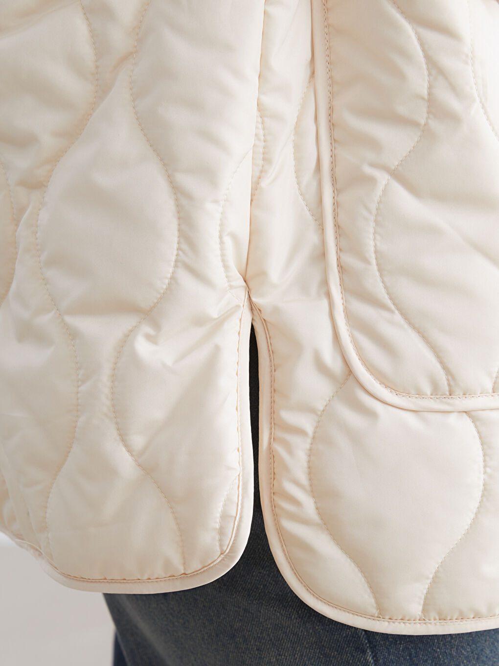 әйелдерге арналған дөңгелек жағалы қатпарлы тігіс оверсайз пуховик пальто-2