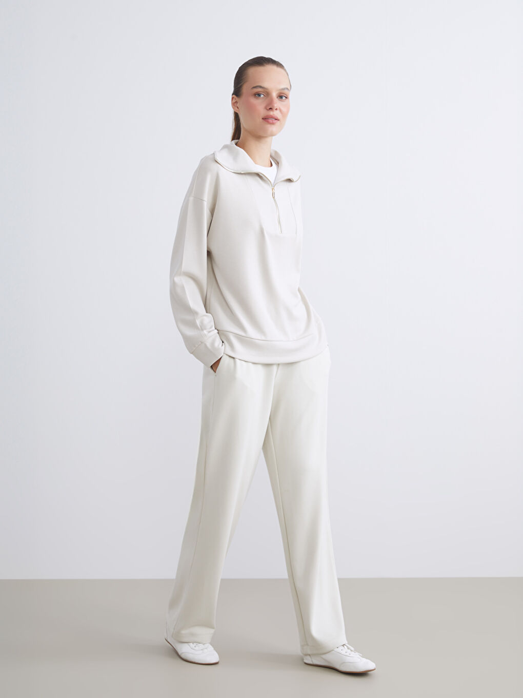 Gri Dik Yaka Kadın Sweatshirt-3