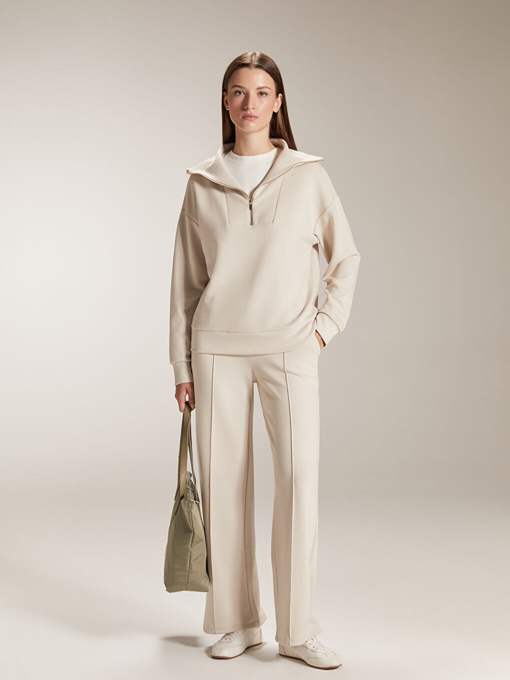 Gri Dik Yaka Kadın Sweatshirt-1