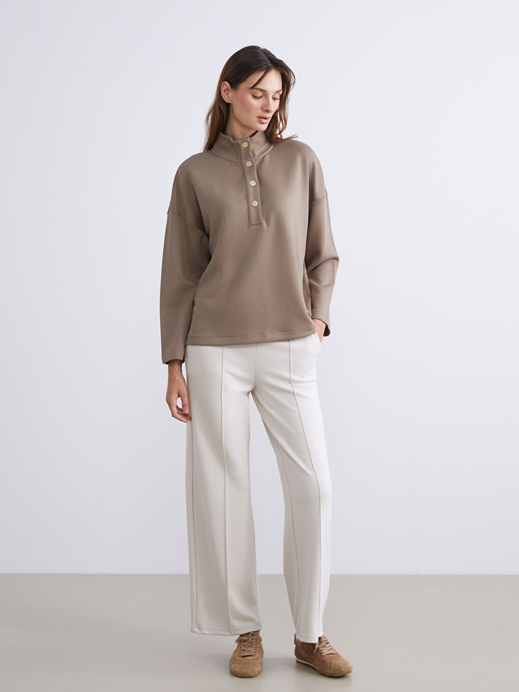 Gri Beli Lastikli Geniş Paça Kadın Eşofman Altı-1