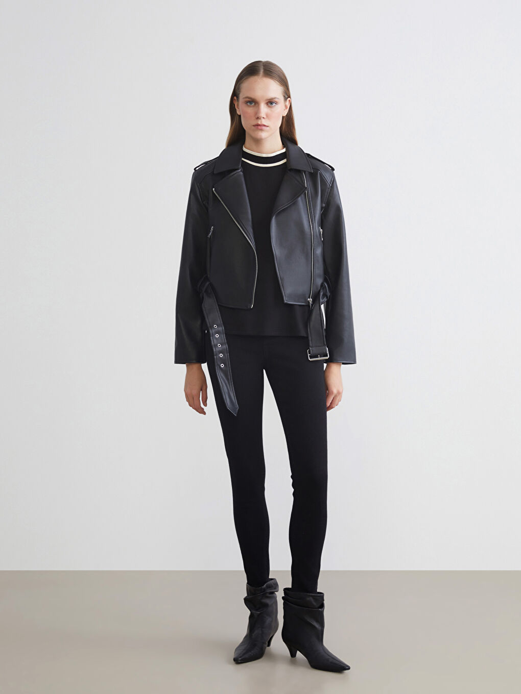 Siyah Gömlek Yaka Kadın Deri Görünümlü Ceket-1