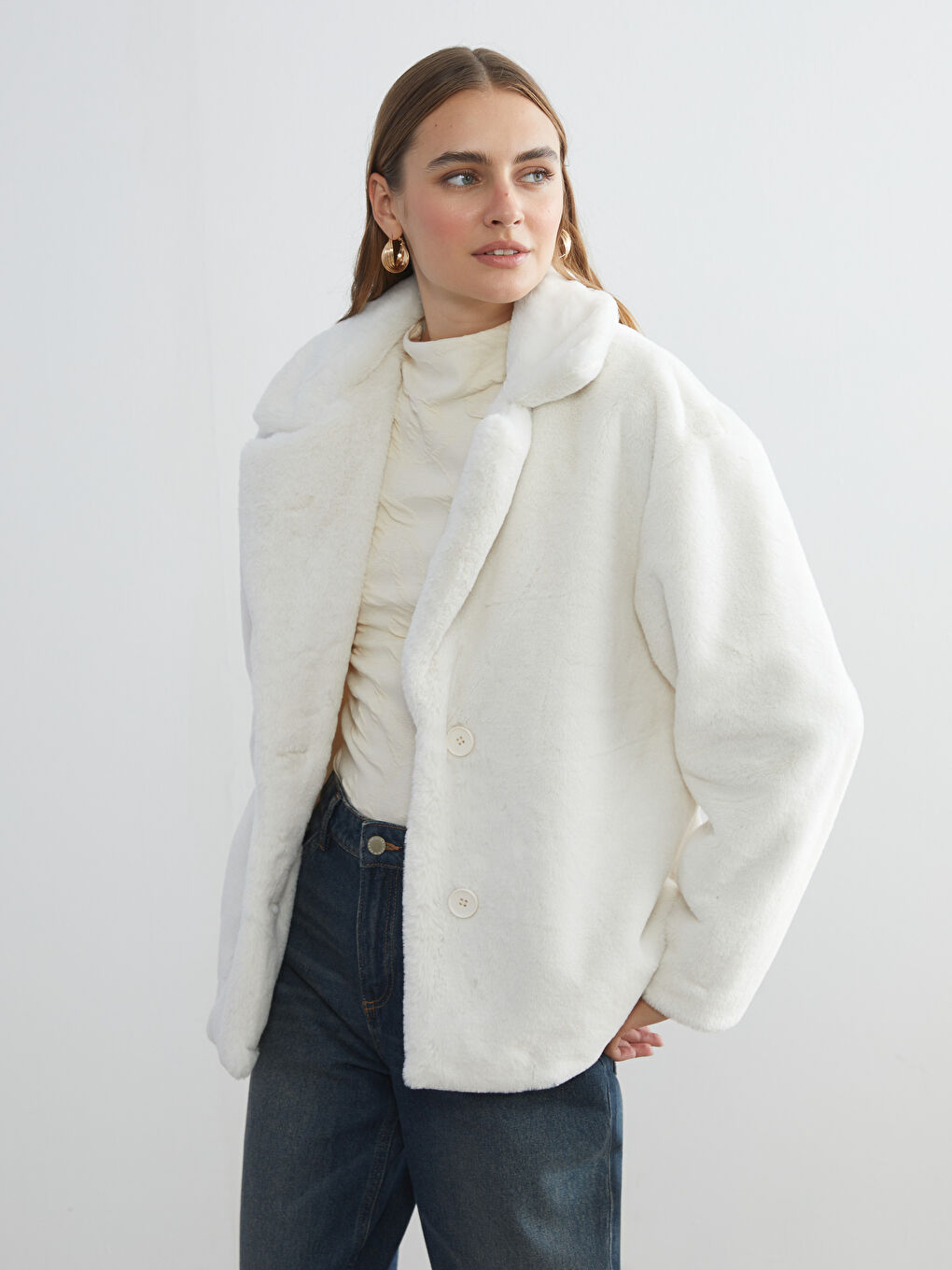 Ekru Ceket Yaka Kadın Pelüş Mont
