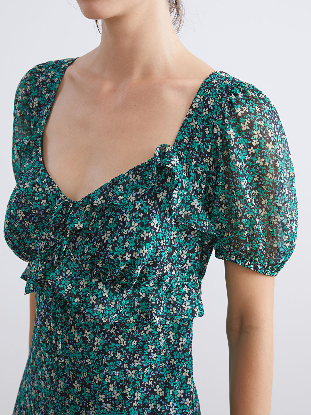 Yeşil Kalp Yaka Çiçekli Balon Kollu Elbise-2