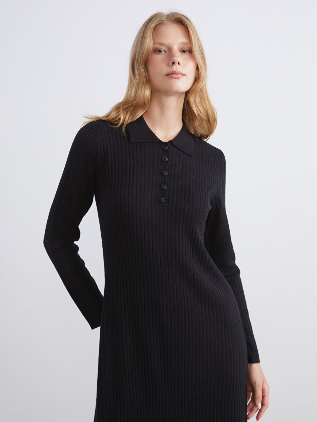 Frau SCHWARZ Kleid-1