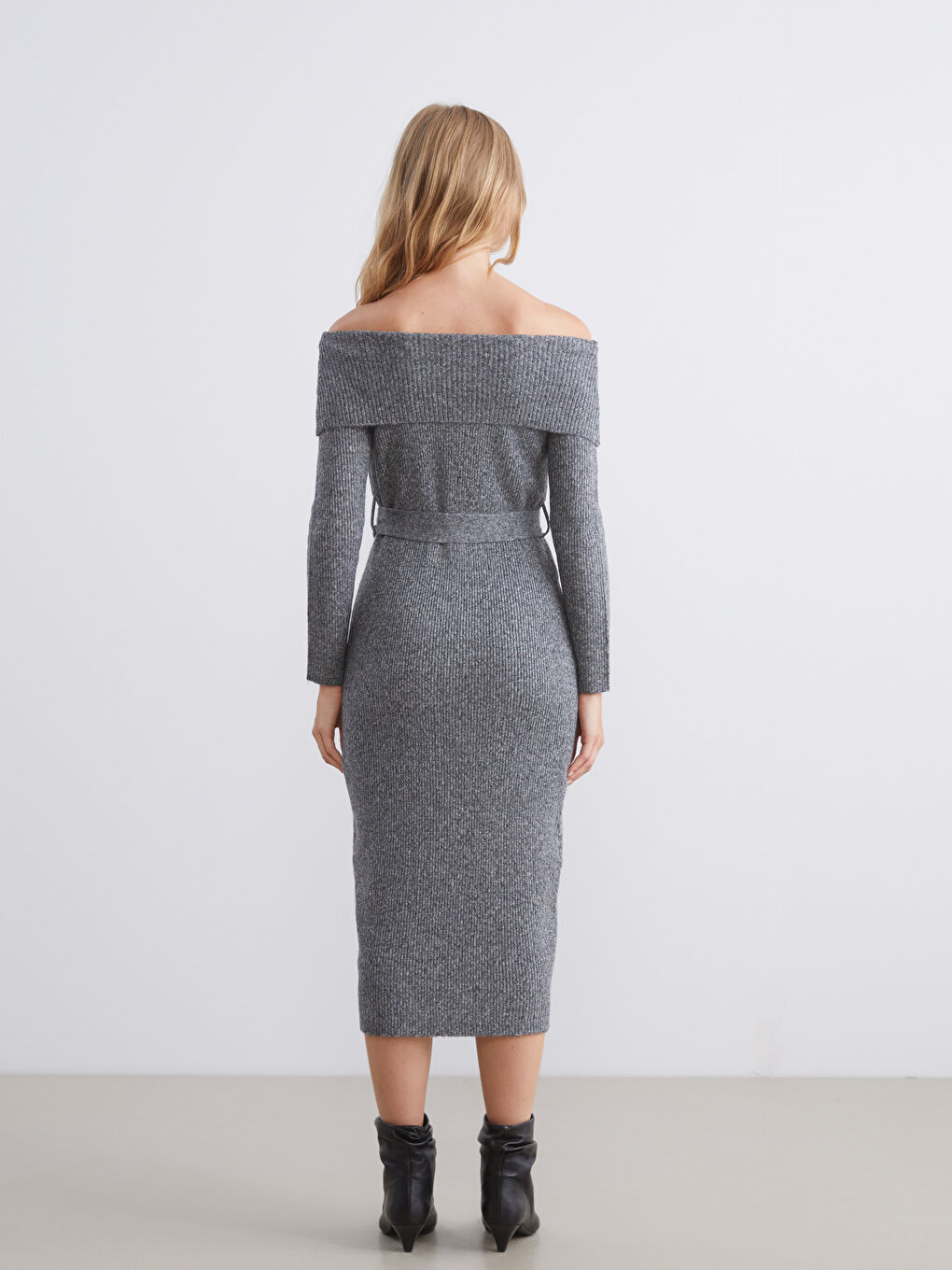 Slash Neck Belted Knitwear Dress-3