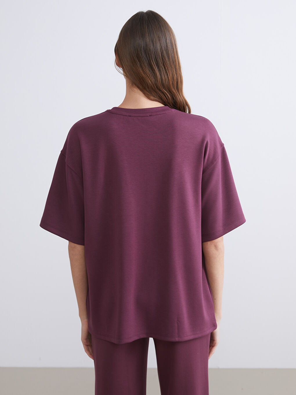 Mürdüm Bisiklet Yaka Nakışlı Oversize Kadın Tişört-3