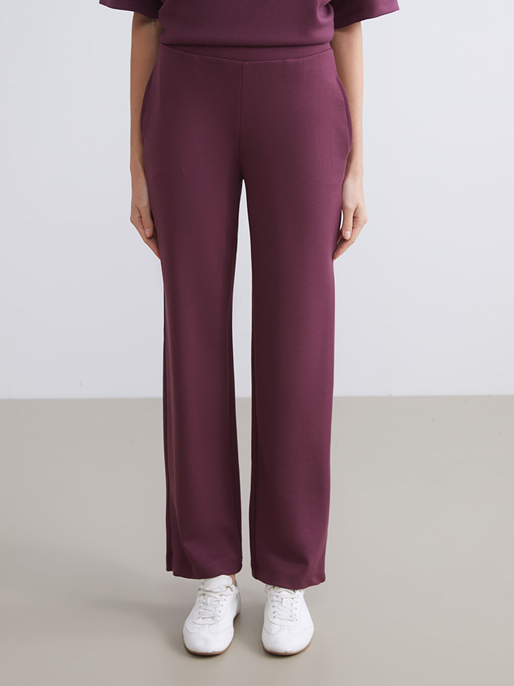 Elasticated Waist Wide Leg Women's Sweatpants-3