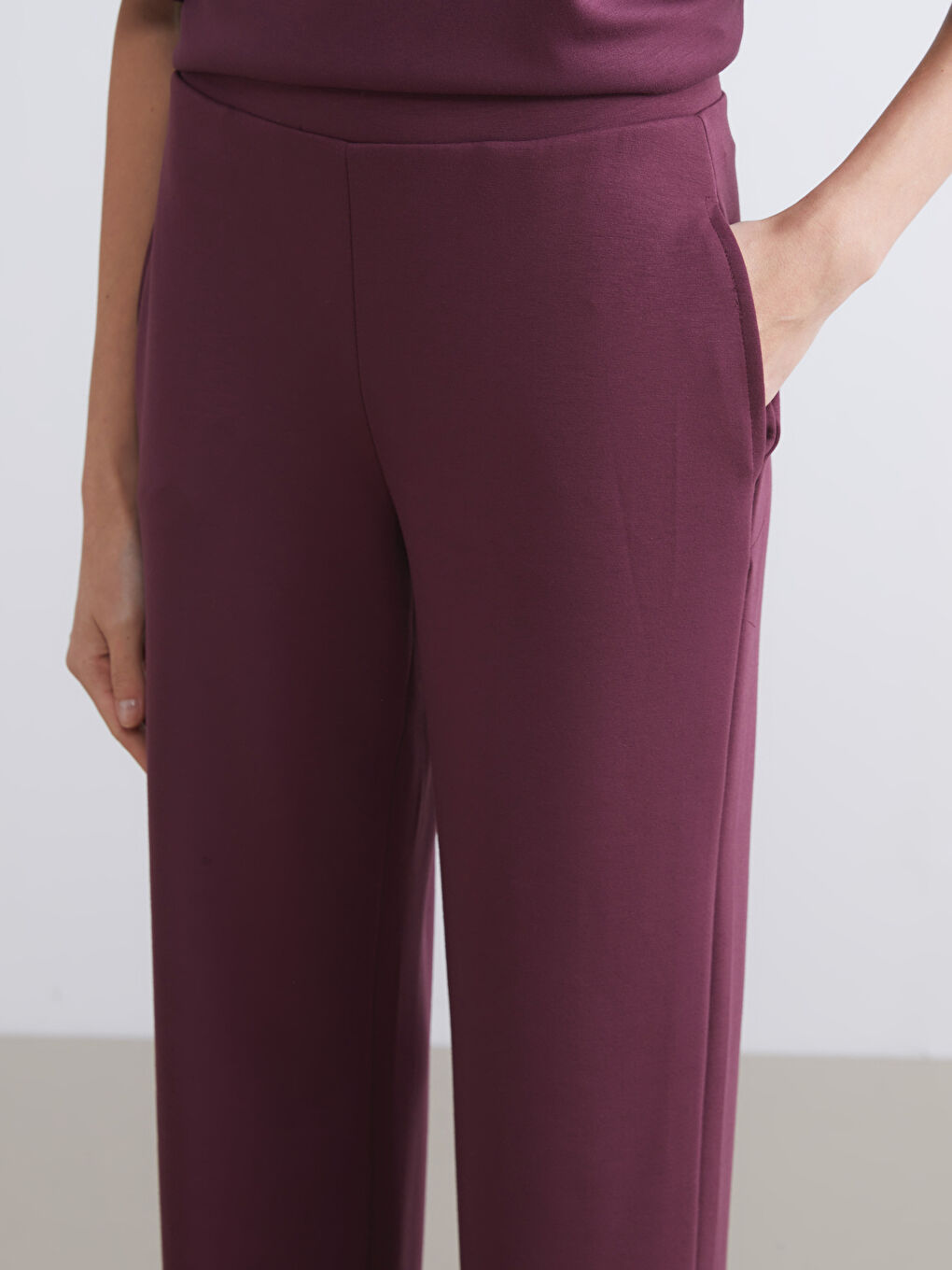 Elasticated Waist Wide Leg Women's Sweatpants-5