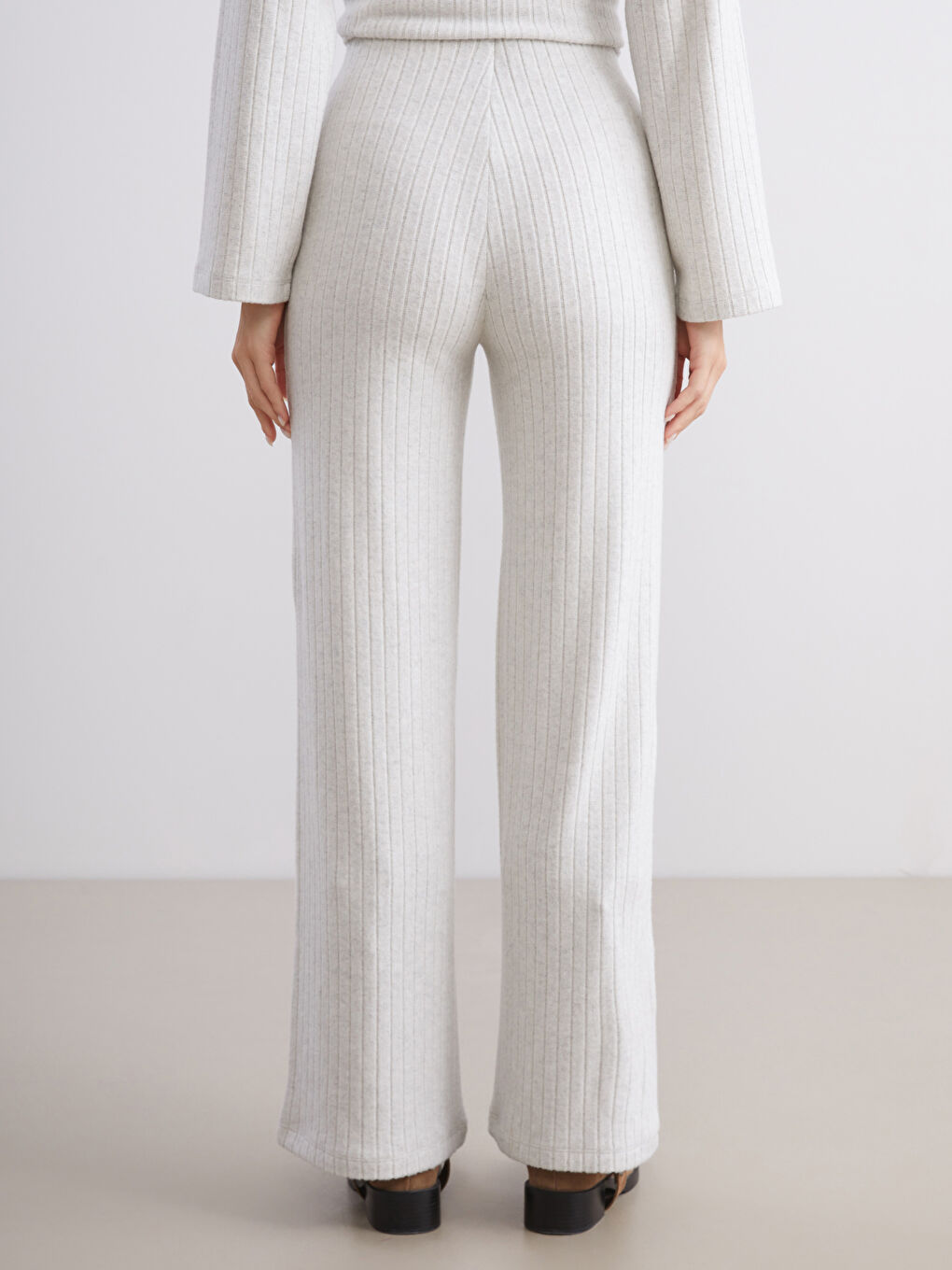 بنطلون بيج امرأة-3