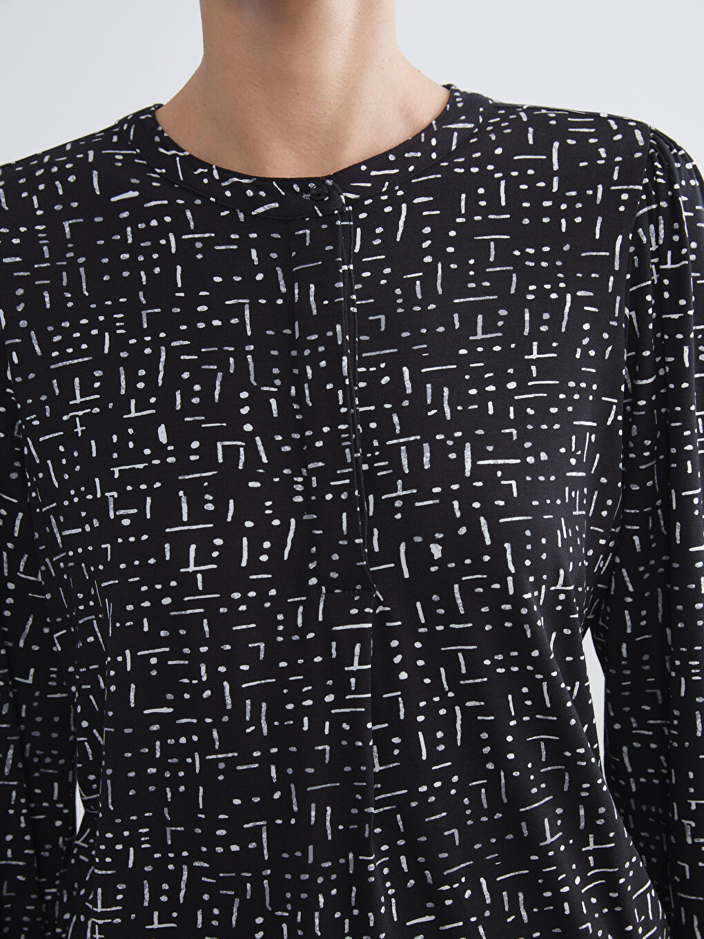 Crew Neck Patterned Blouse-3