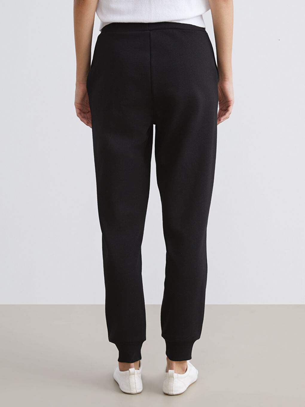 Siyah Beli Lastikli Kadın Kalın Jogger Eşofman Altı-4