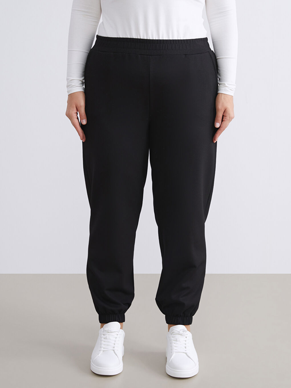Siyah Beli Lastikli Kadın Jogger Eşofman Altı-5