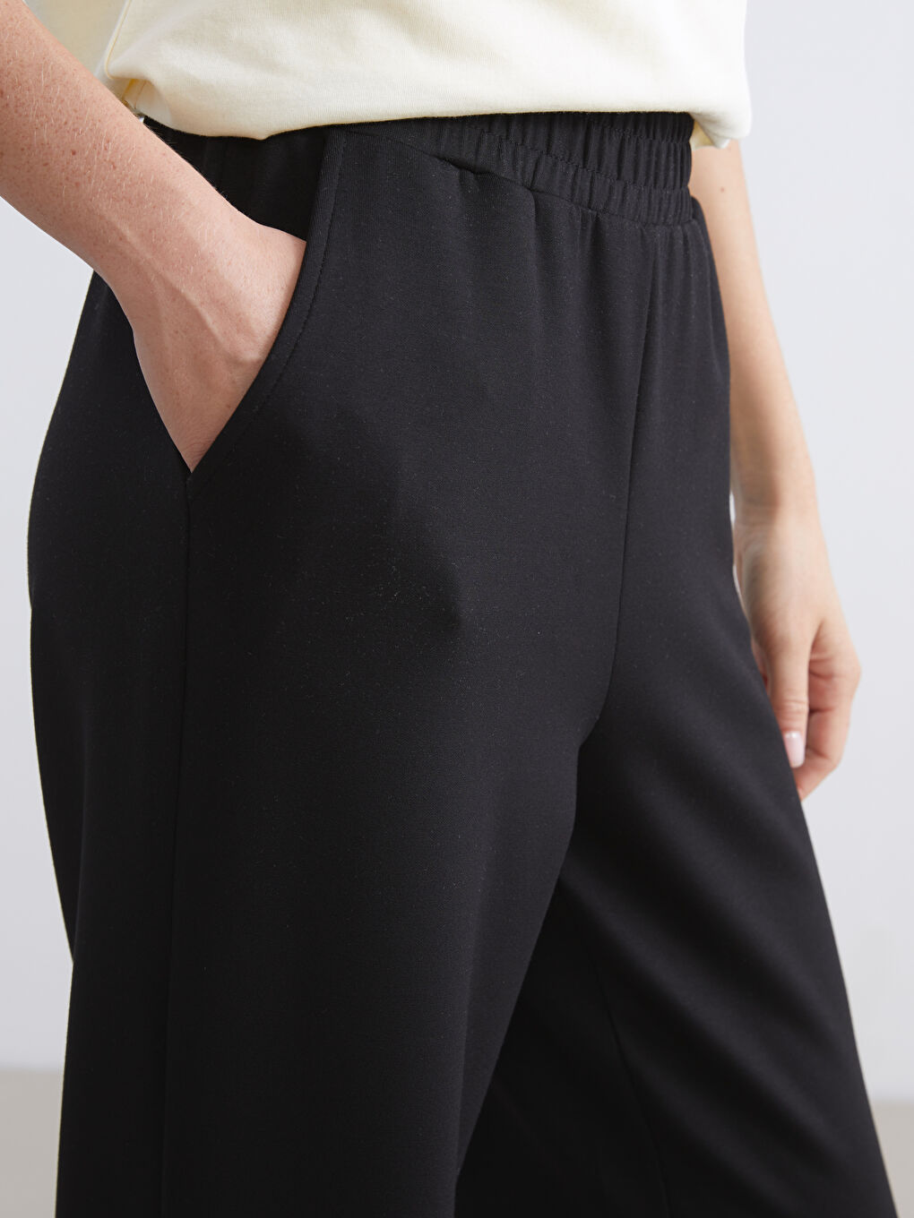 Siyah Beli Lastikli Kadın Jogger Eşofman Altı-3