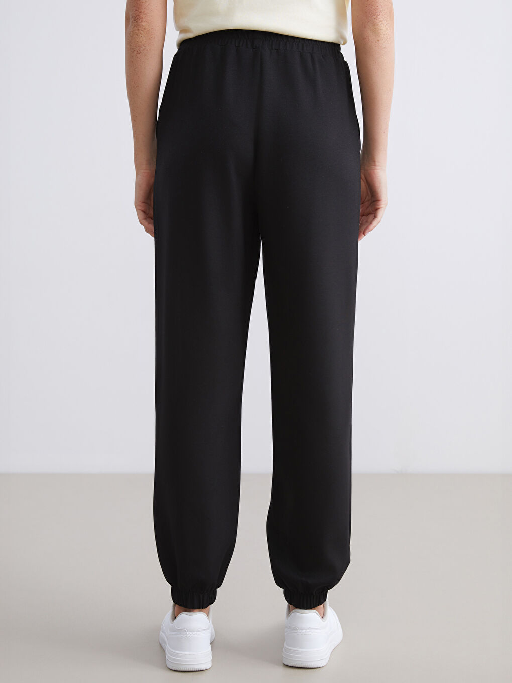 Siyah Beli Lastikli Kadın Jogger Eşofman Altı-4