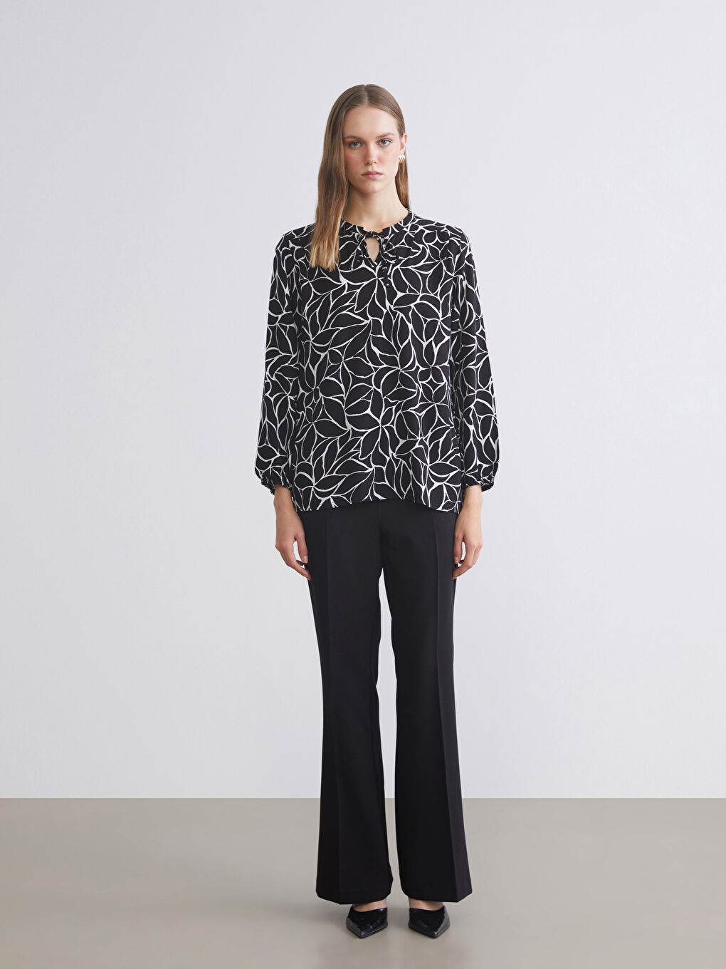 Blouse À Motifs À Col Lavallière-1