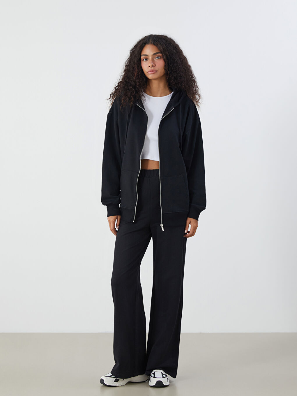 Siyah Kapüşonlu Oversize Kadın Kalın Fermuarlı Sweatshirt-3