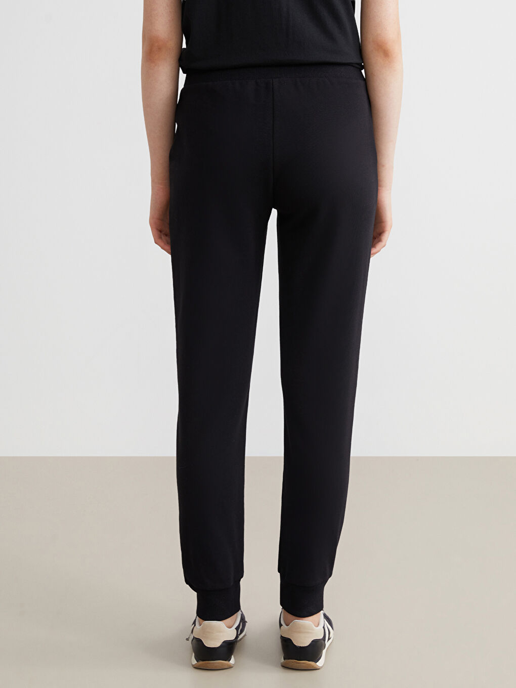 Siyah Beli Lastikli Kadın Jogger Eşofman Altı-5