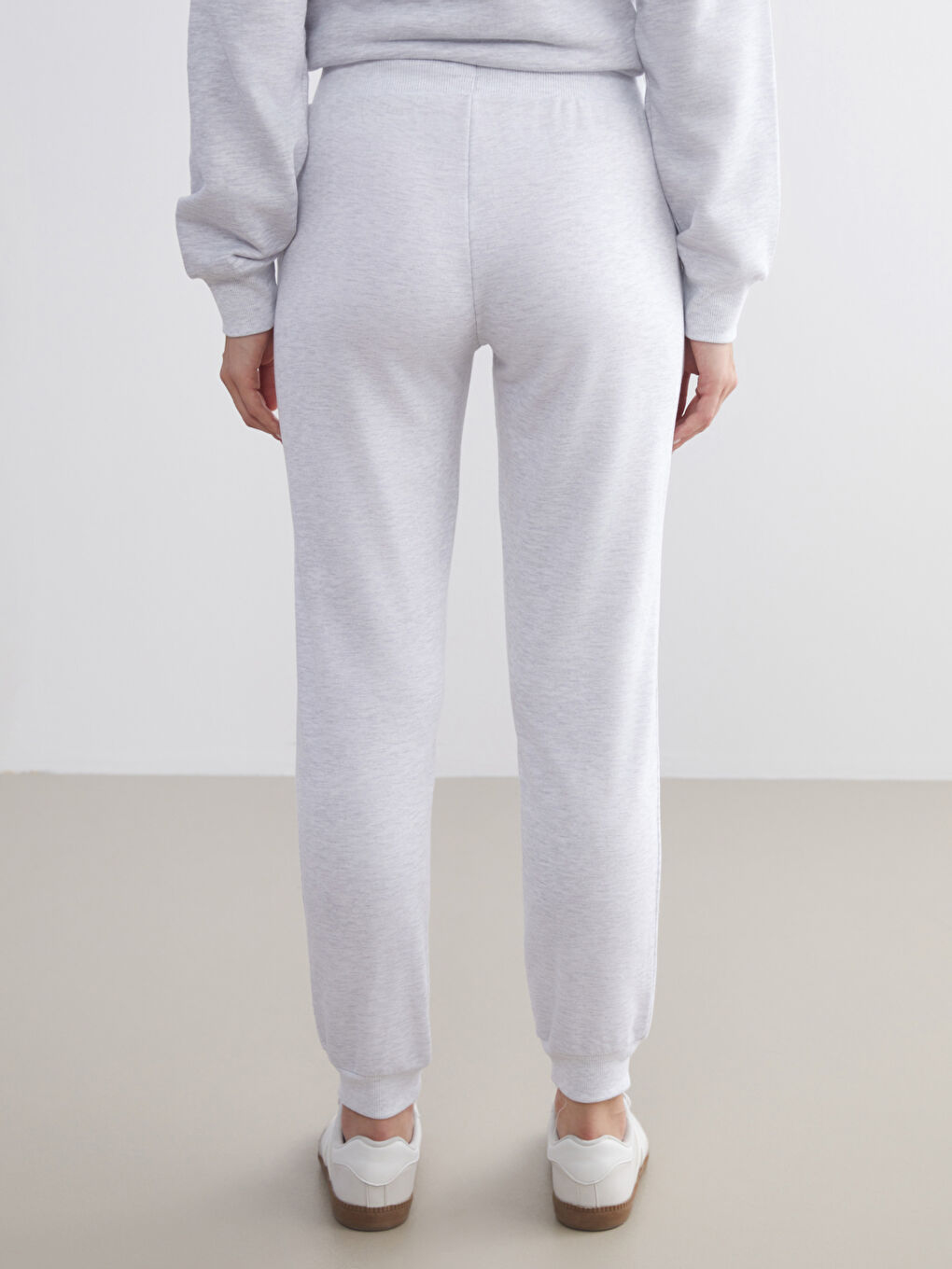 Gri Beli Lastikli Kadın Jogger Eşofman Altı-3